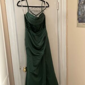 Elegant Green Evening Gown